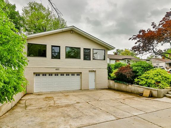 2nd image of 4821 River Bluff Ct