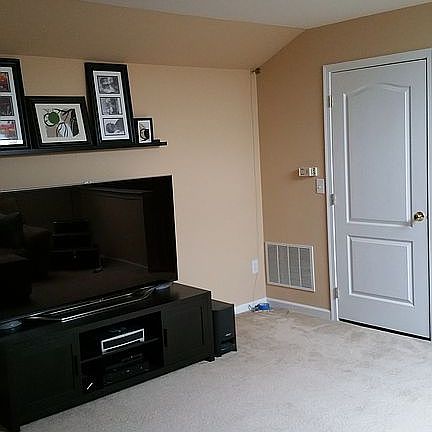 3rd image of 141 Farm Meadows Ln