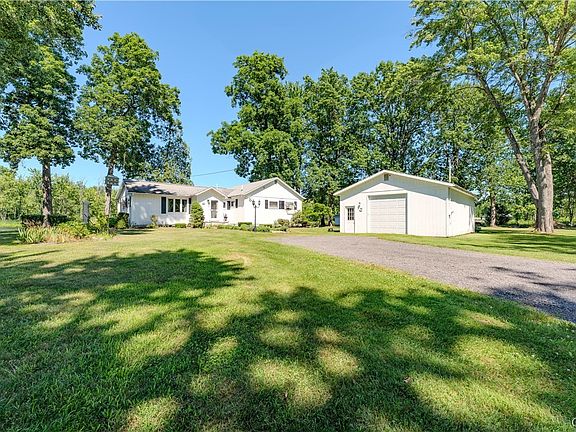 2nd image of 75 Shady Elm Dr