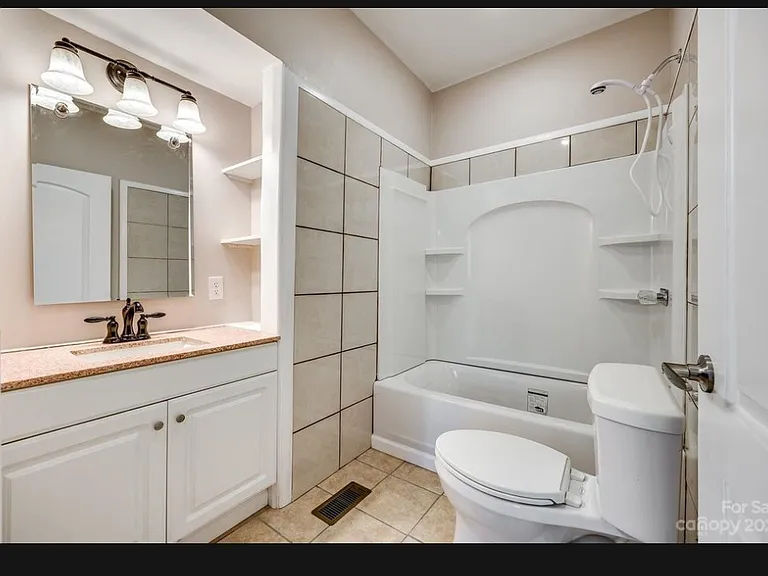 212 Price St — Photo 11
