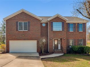 6121 Lea Ray Dr, Greensboro, NC 27410