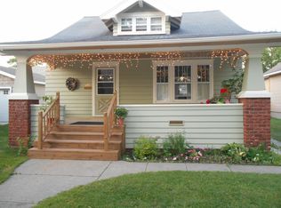 609 S 15th St, Escanaba, MI 49829