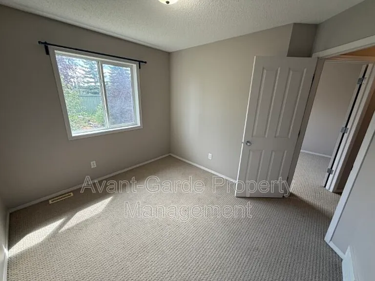 57 Vaughn Ave — Photo 13