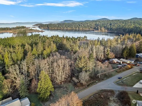5022 Deception Circle, Oak Harbor, WA 98277