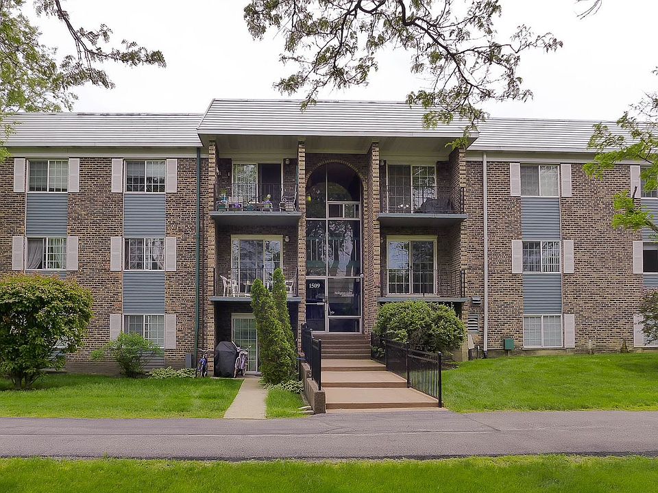1st image of 1509 N Windsor Dr APT 204