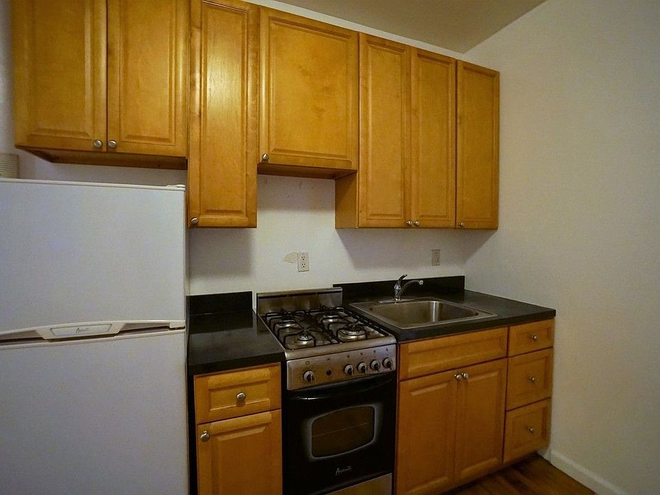 2nd image of 1364 York Ave #17A