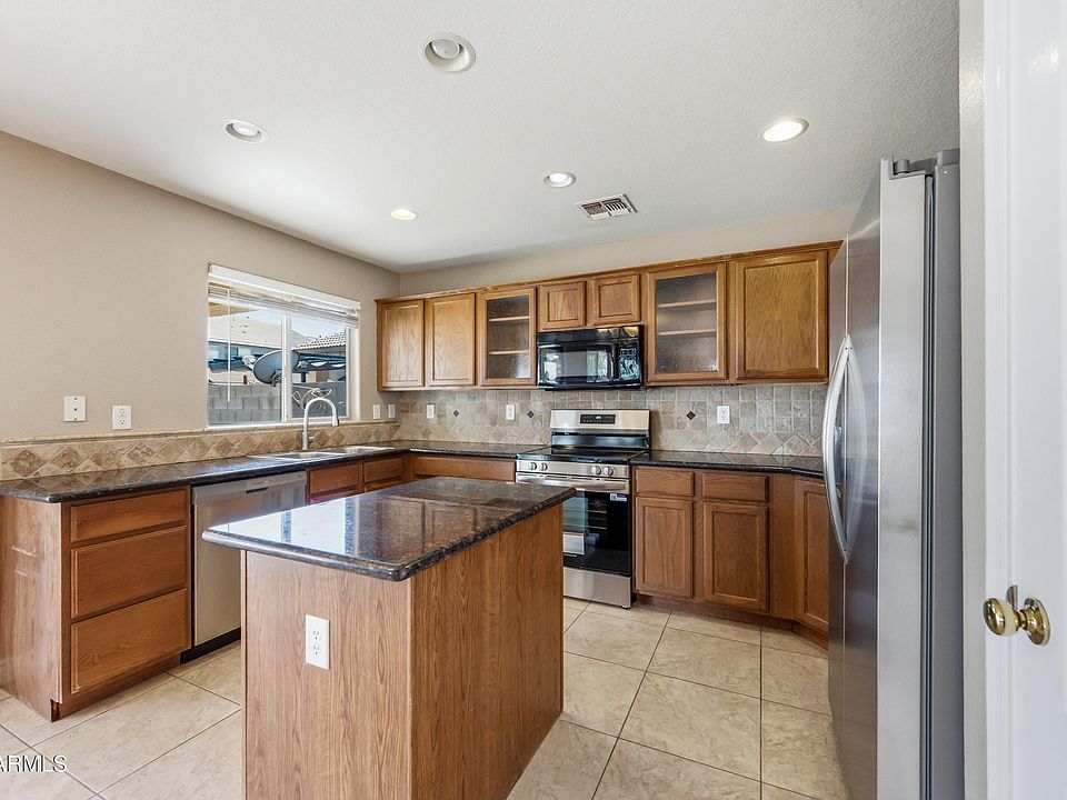 1st image of 779 E BRADSTOCK Way