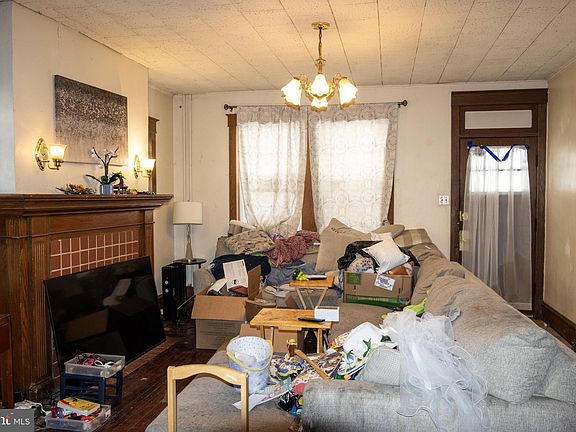 5th image of 219 N George St