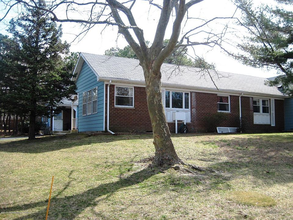 1st image of 20 Moccasin Drive #A