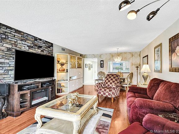 3rd image of 9221 Sunrise Lakes Blvd APT 205