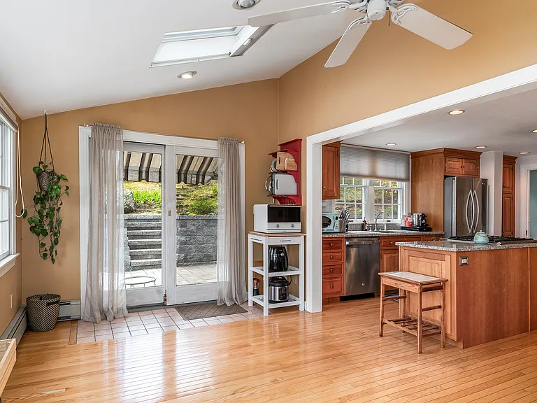 51 Lynn Fells Pkwy — Photo 13