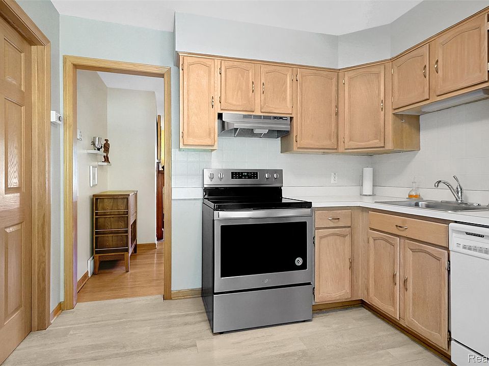 15690 Birwood Ave, photo 11