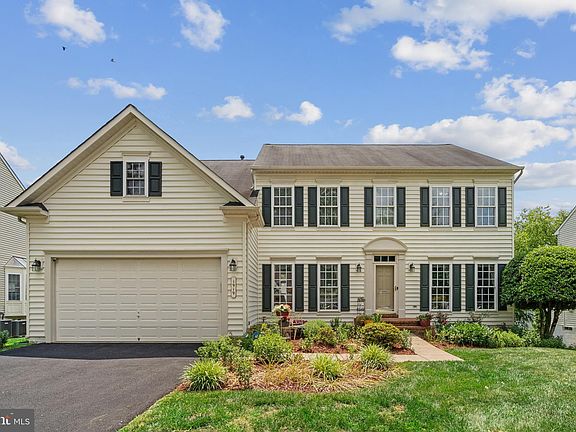 2nd image of 1919 Powells Landing Cir