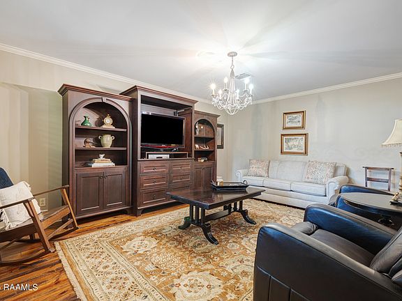 5th image of 2817 Adele Ln
