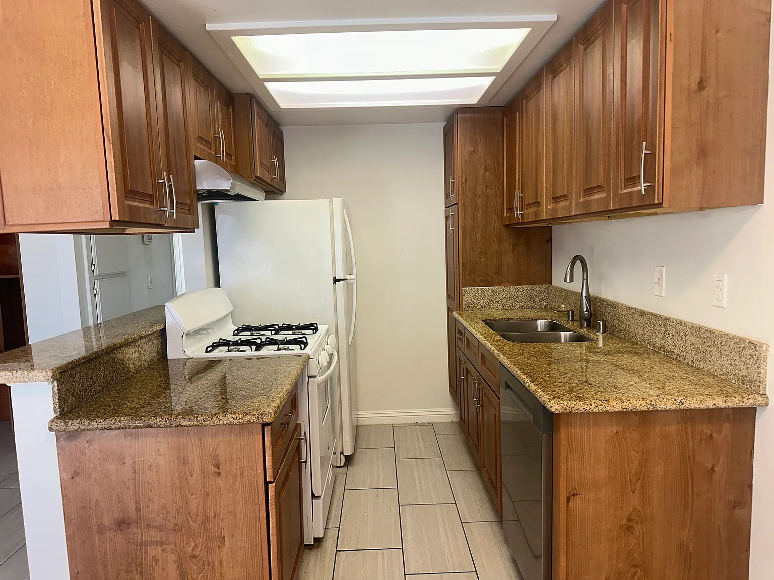 2 bed, $1,595 — Photo 3