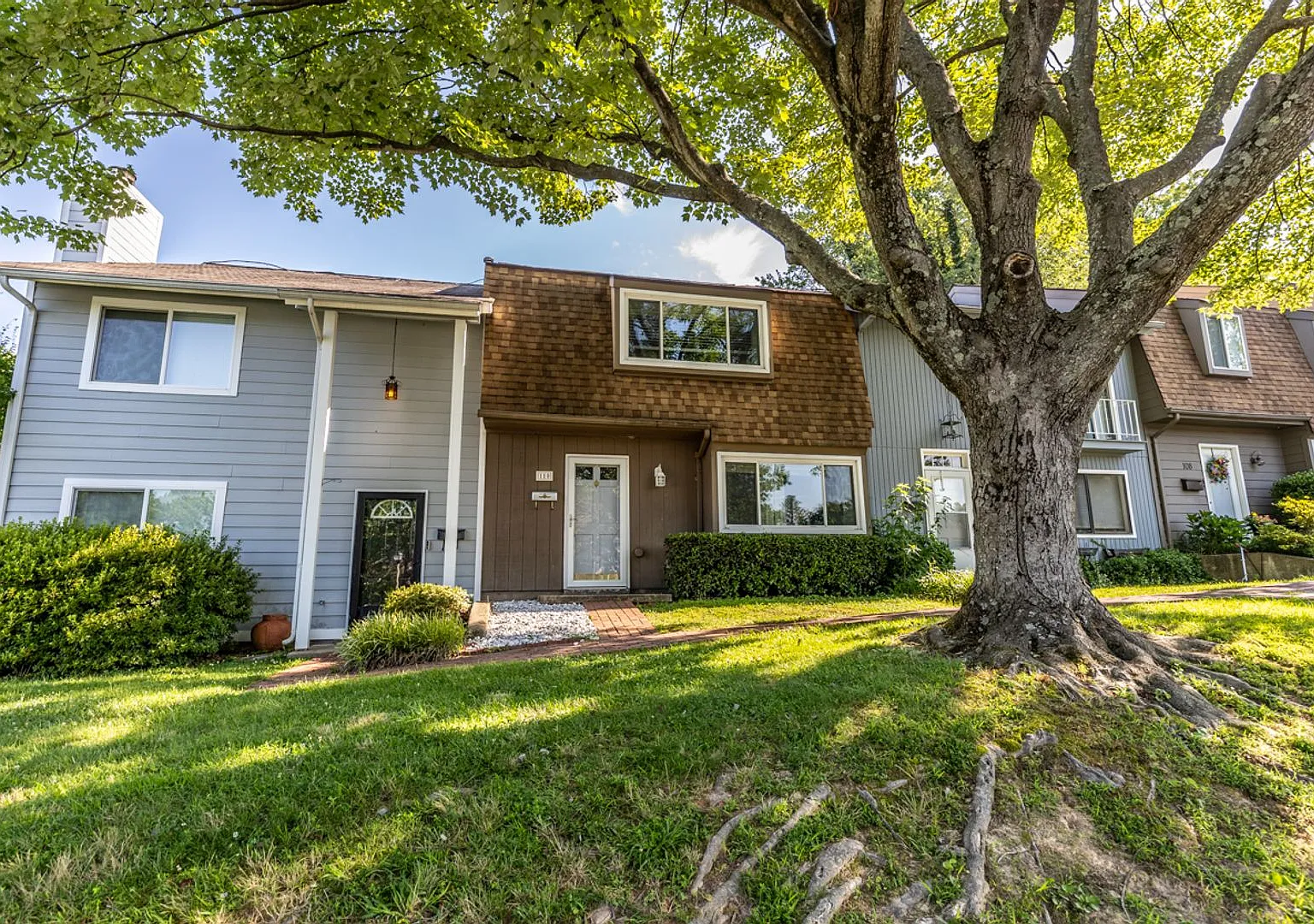 110 Woodlake Drive - Four Seasons Townhome! — Photo 2