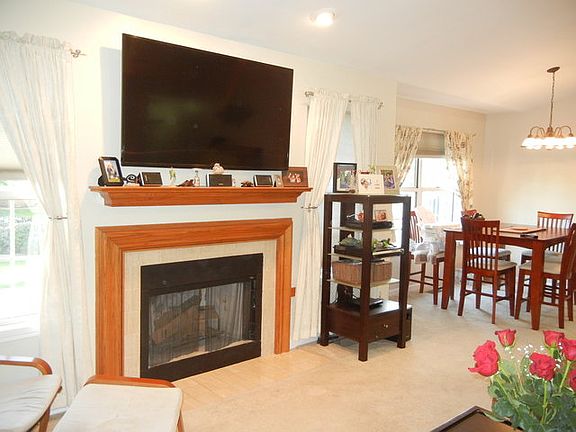 5th image of 902 Ann Arbor Ln #902