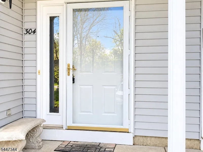 2 bed, 1.5 bath, $2,575 — Photo 2