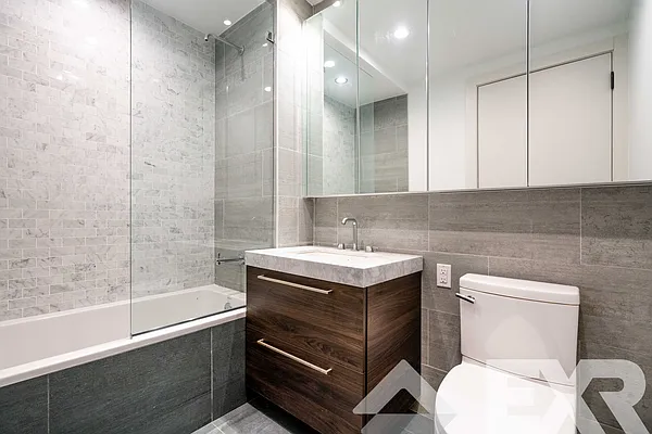 Rented by EXR | media 8