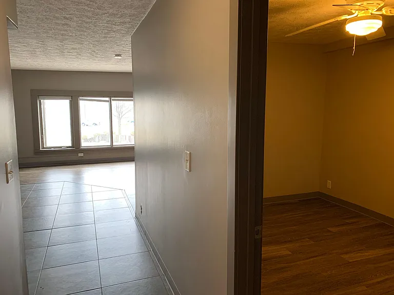 1640 Holdrege St #208 — Photo 2