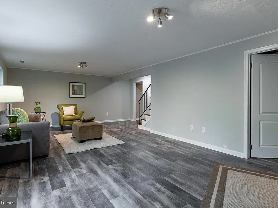 6406 Seta Dr