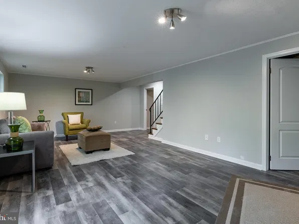 6406 Seta Dr, Lanham, MD 20706