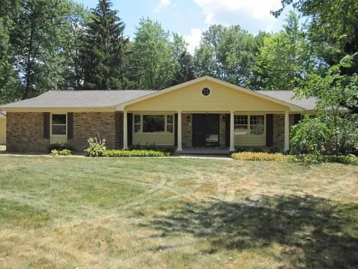 2803 Curtis Rd photo 1