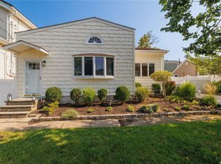 66 North Blvd, East Rockaway, NY 11518
