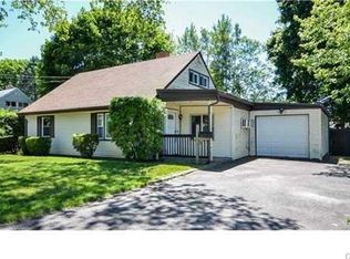 262 Seaver Cir, Bridgeport, CT 06606