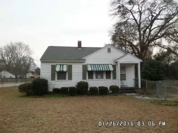 1000 Berry Ln, Camden, SC 29020