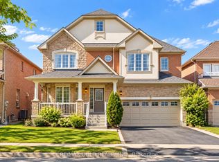 4 Australia Dr, Brampton, ON L6R 3E4