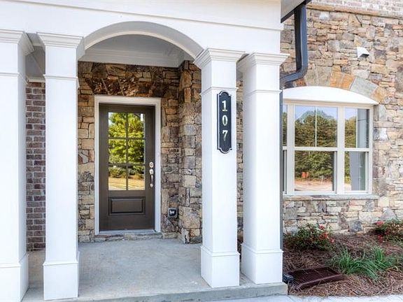 2nd image of 107 Periwinkle Ln