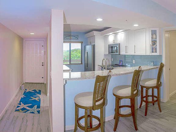 5th image of 501 Seafarer Cir APT 402
