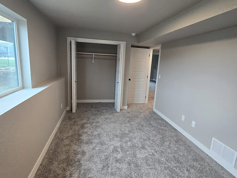 333 Spirit Dr — Photo 17