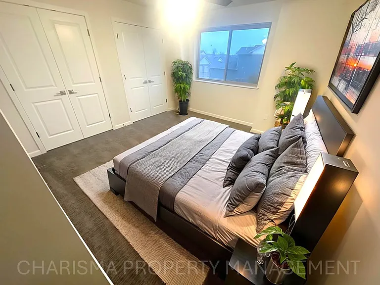 32nd Street Condominiums — Photo 17