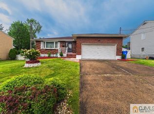 15 Soren St, Fords, NJ 08863