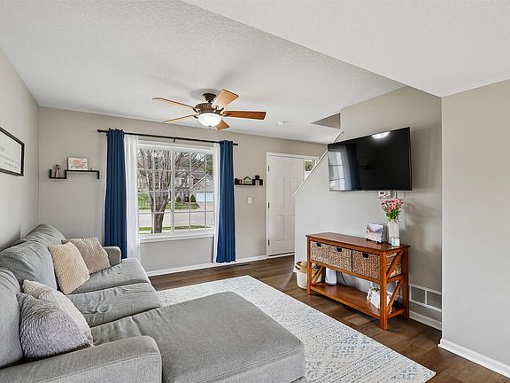 2nd image of 2441 Pine Ct