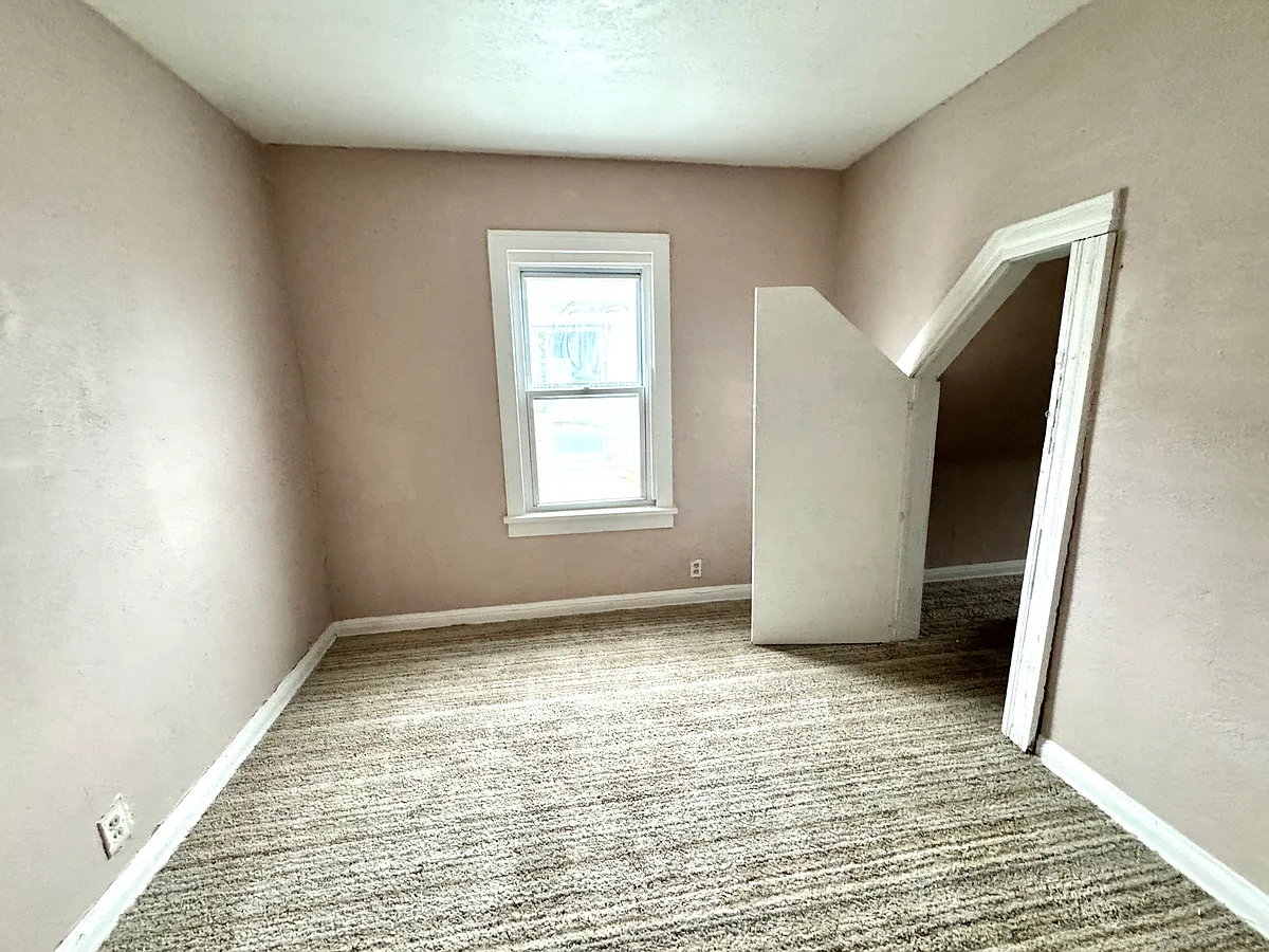 Building Photo - 439 E Weber St #A