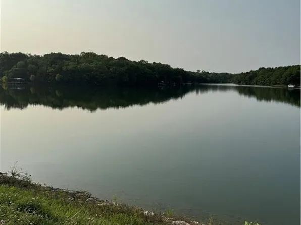 50 NE Lakeside Dr, Lacygne, KS 66040