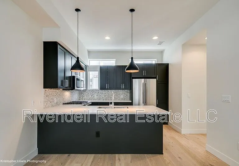4061 W Conejos Pl — Photo 5