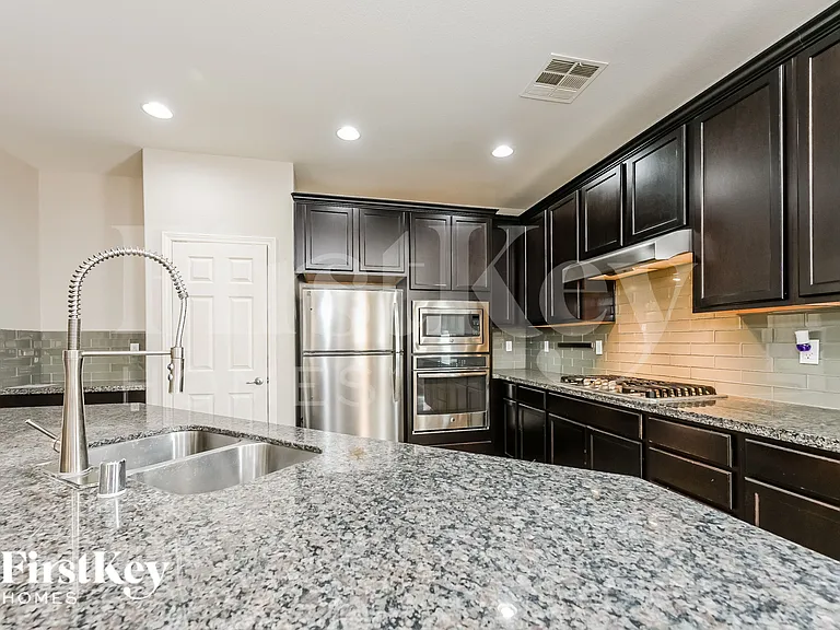 583 Crying Bird Ave — Photo 5