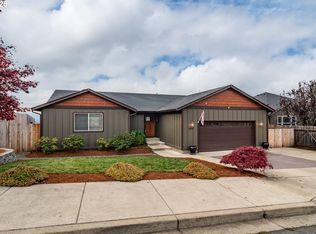 1858 NE Sunset St, Roseburg, OR
