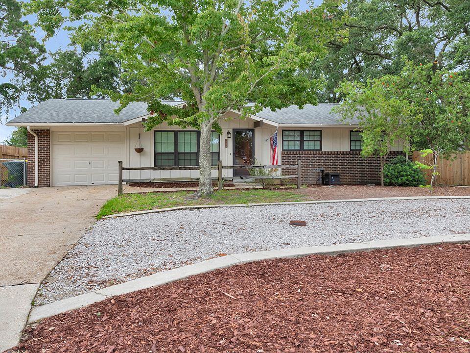 1st image of 347 Oakland Cir NW