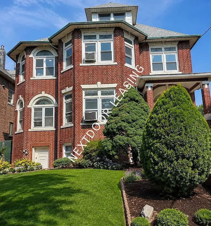 729 Avenue C #2M
