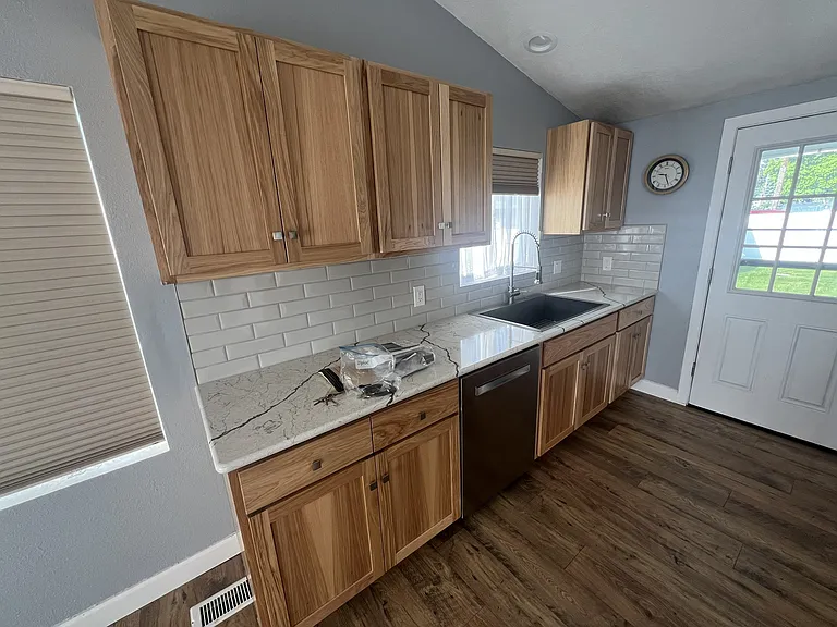 6103 N Stevens St — Photo 12