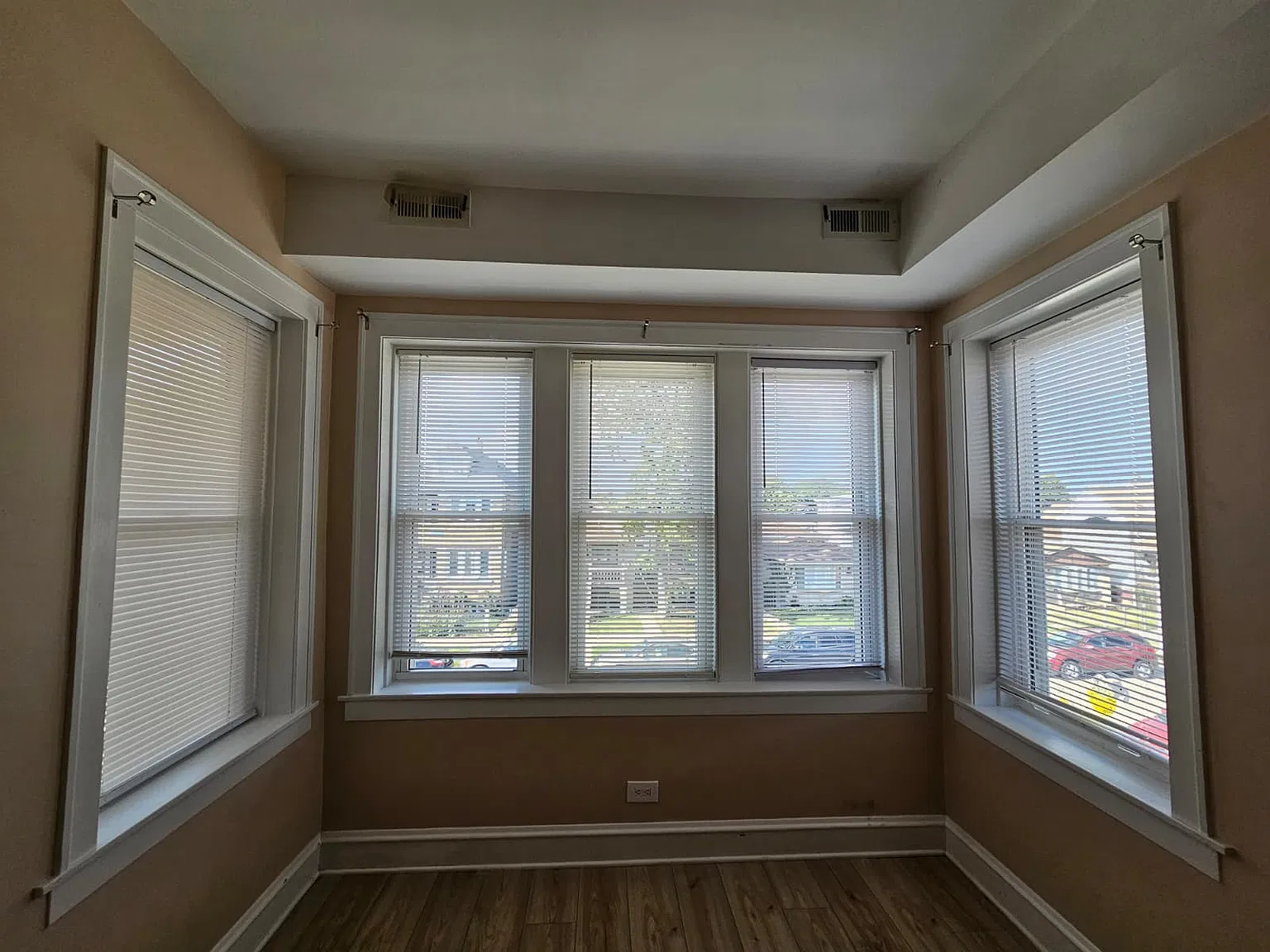 2 bed, 1000 sqft, $1,700 — Photo 4