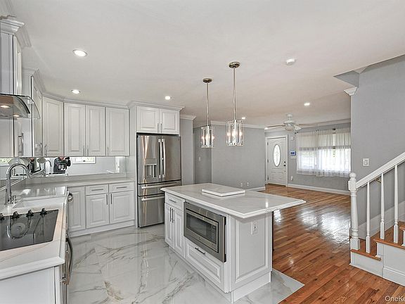 4th image of 871 Pineneck Road
