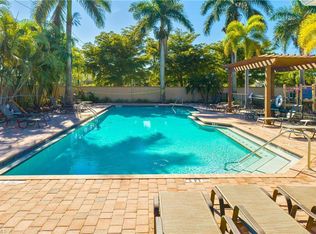 1349 Serrano Cir, Naples, FL 34105