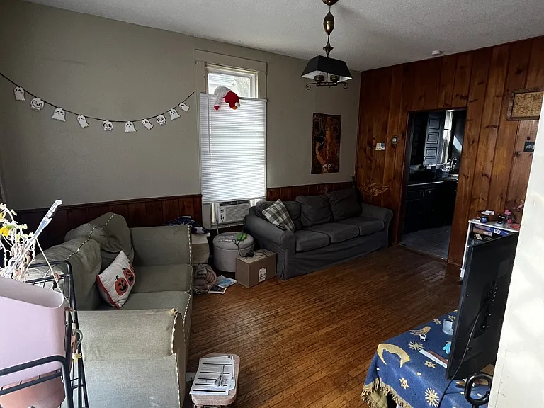 516 Hudson St — Photo 3