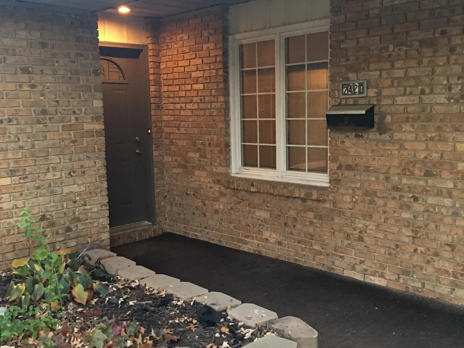 2 bed, 1000 sqft, $1,100 — Photo 2